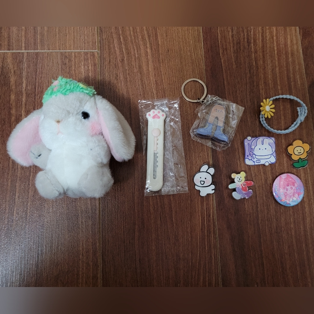 Set of small kawaii accessories